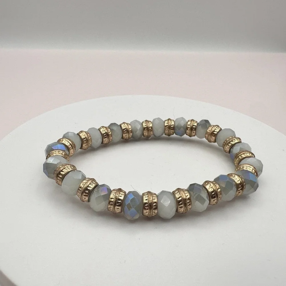 Vintage Y2K Iridescent Grey Glass Beaded Gold Tone Stretch Bracelet Jewelry Boho